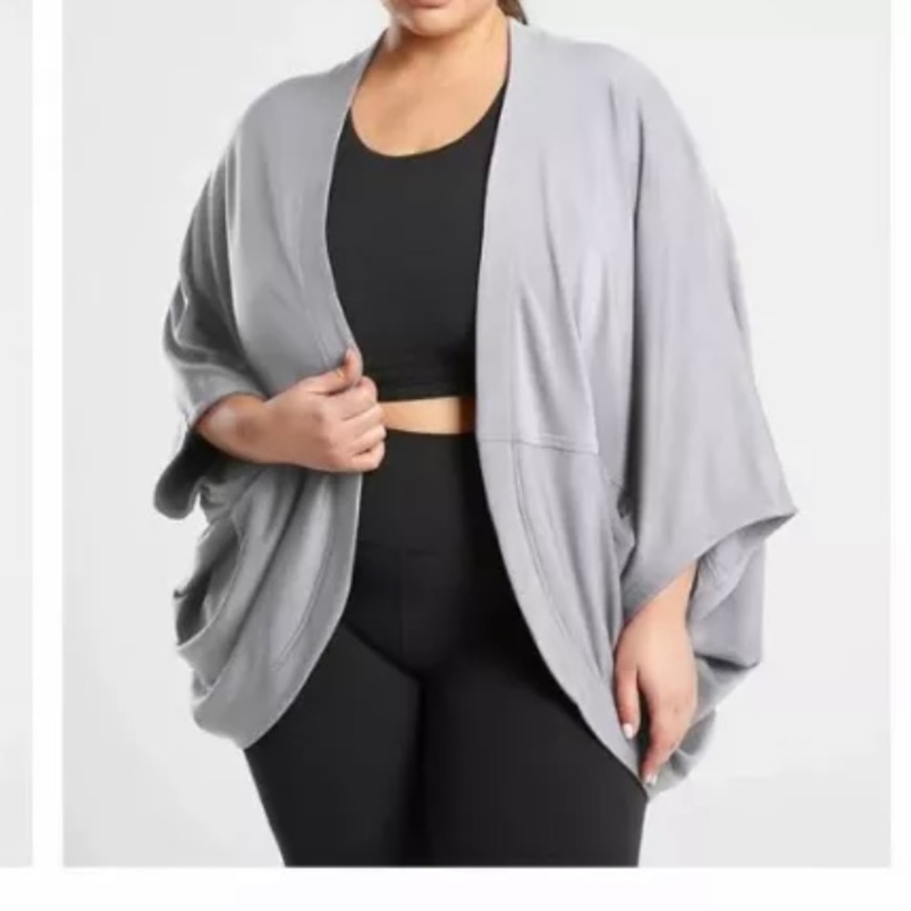 Athleta muted lilac cocoon wrap 1x